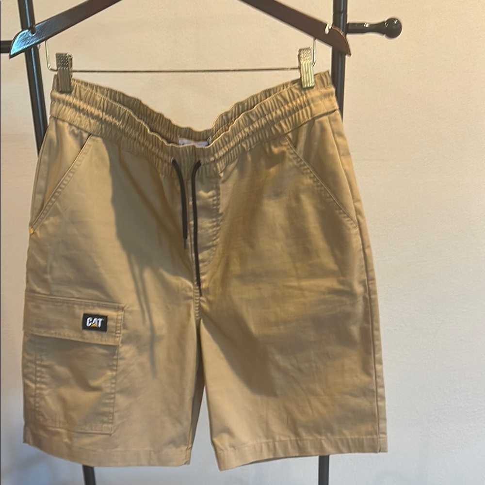 Men's Caterpillar Tan Cargo Shorts size M